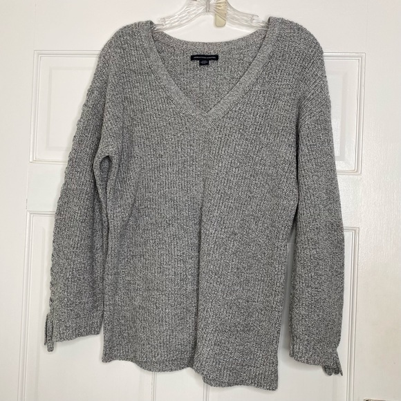 American Eagle Gray V-Neck Sweater Statement Sleeves with Braiding Size Small - Picture 1 of 9
